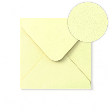 koperta w kolorze kości słoniowej ze struktura młotkową 155x155 mm